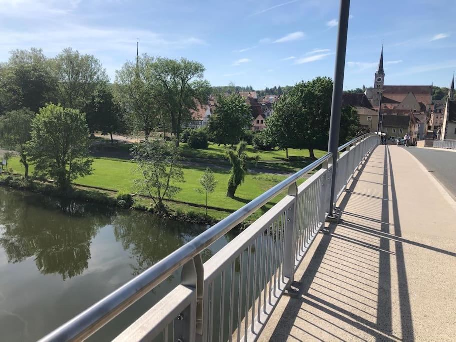 Ferienwohnung Um'S Eck Ochsenfurt Bagian luar foto