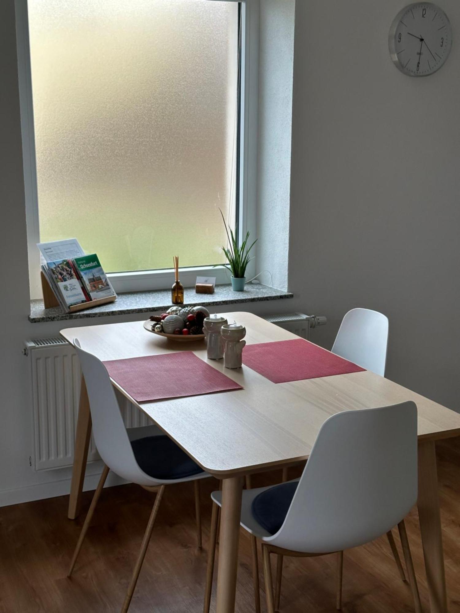Ferienwohnung Um'S Eck Ochsenfurt Bagian luar foto